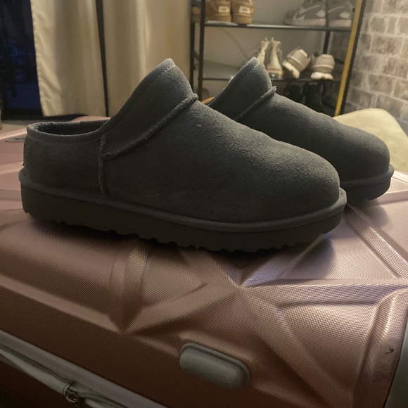 Grey Uggs NWOT - Picture 1 of 4